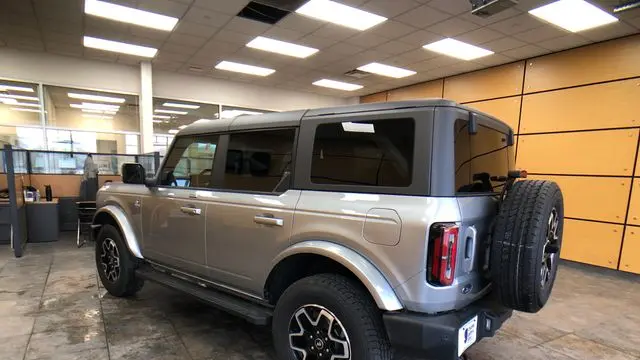 2023 Ford Bronco Base