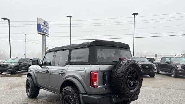 2023 Ford Bronco Base