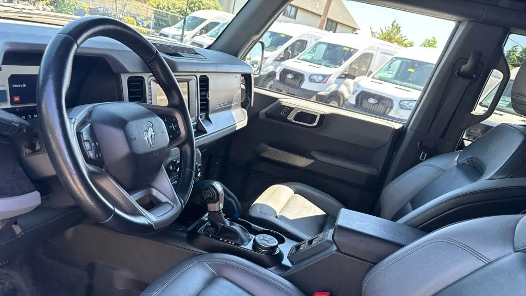 2023 Ford Bronco Base