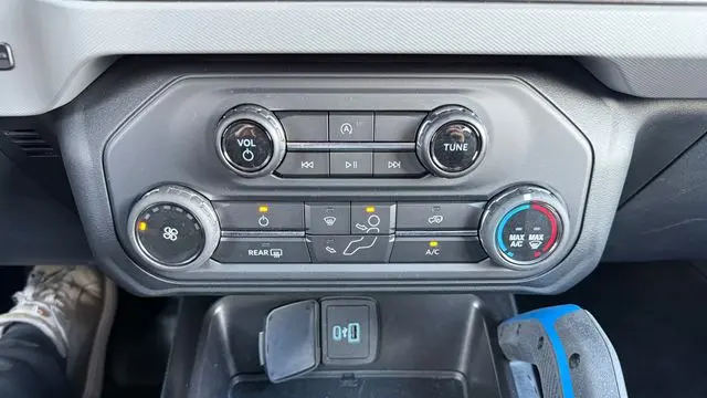 2023 Ford Bronco Base Advanced