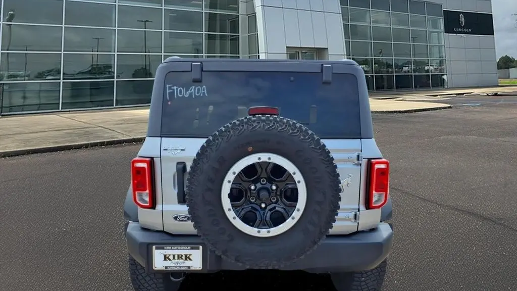 2023 Ford Bronco Base Advanced