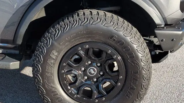 2023 Ford Bronco Base Advanced