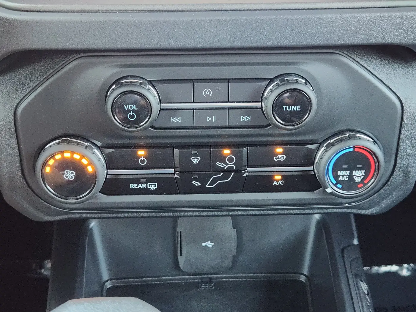 2025 Ford Bronco - $41,914