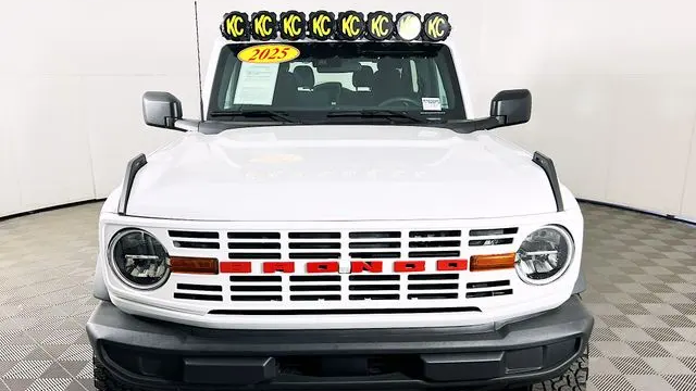 2025 Ford Bronco Base