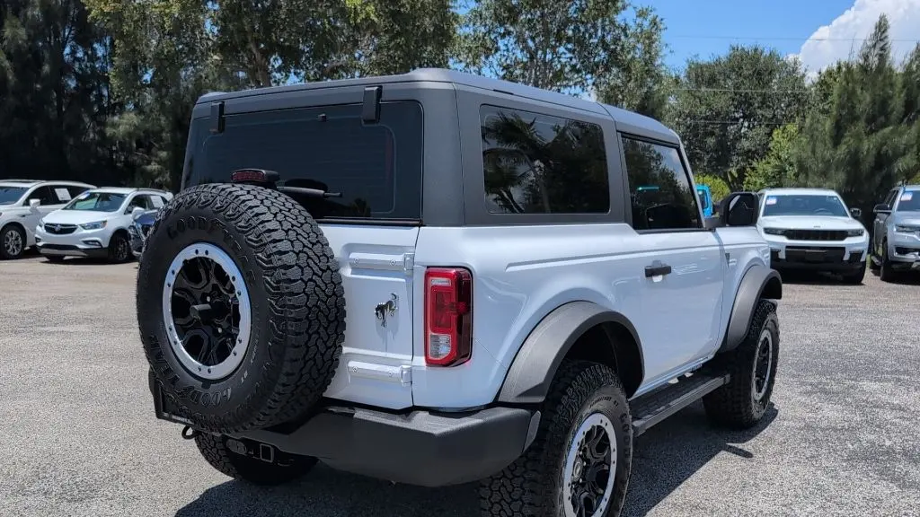 2025 Ford Bronco Base