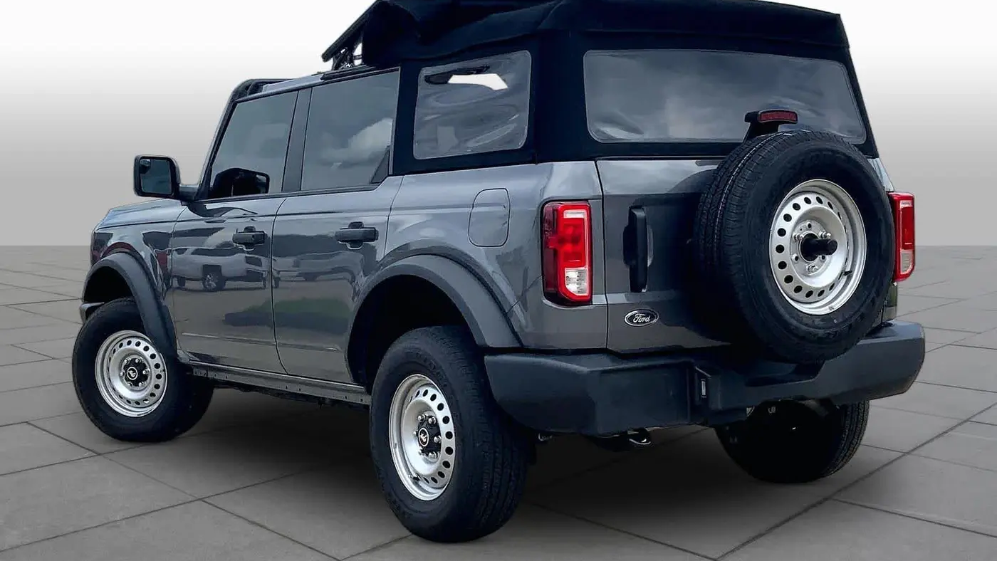 2025 Ford Bronco Base