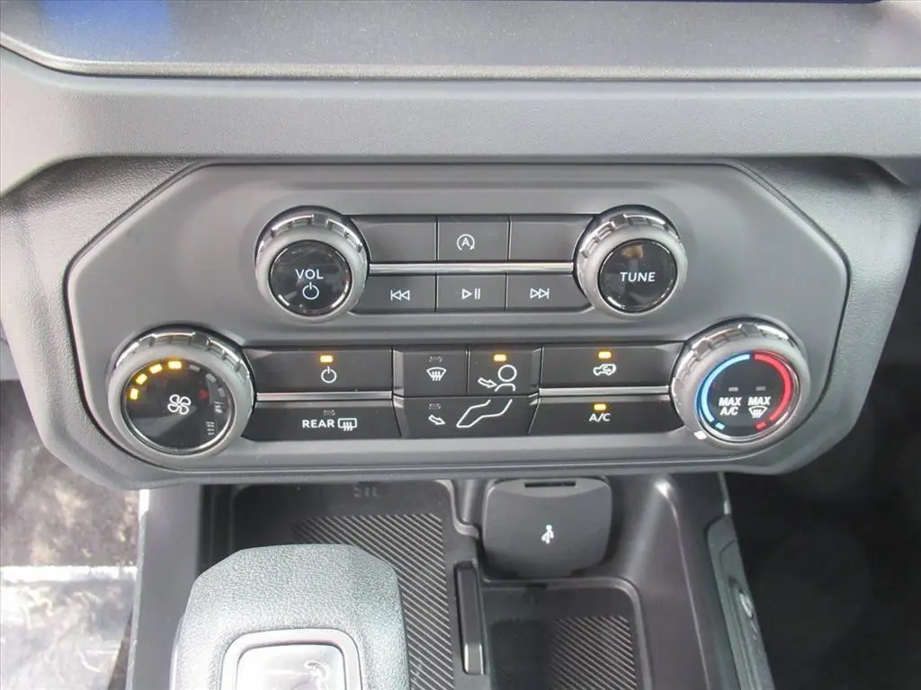 2025 Ford Bronco - $40,221