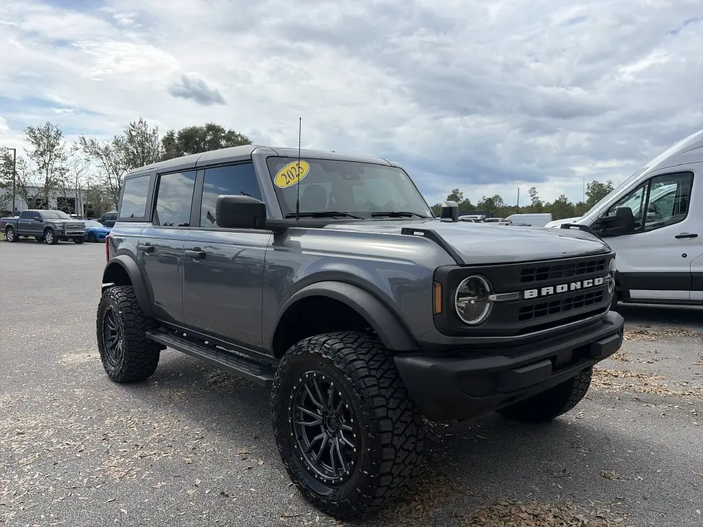 2025 Ford Bronco - $40,910