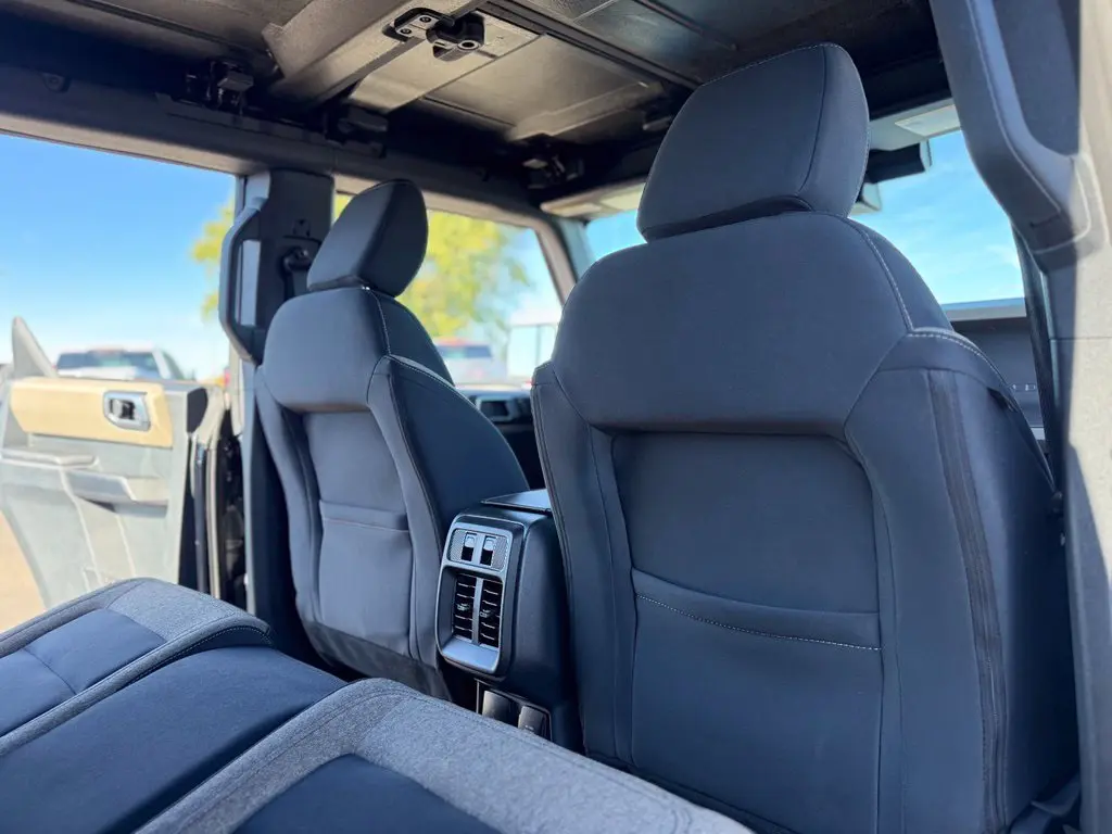 2025 Ford Bronco - $39,500