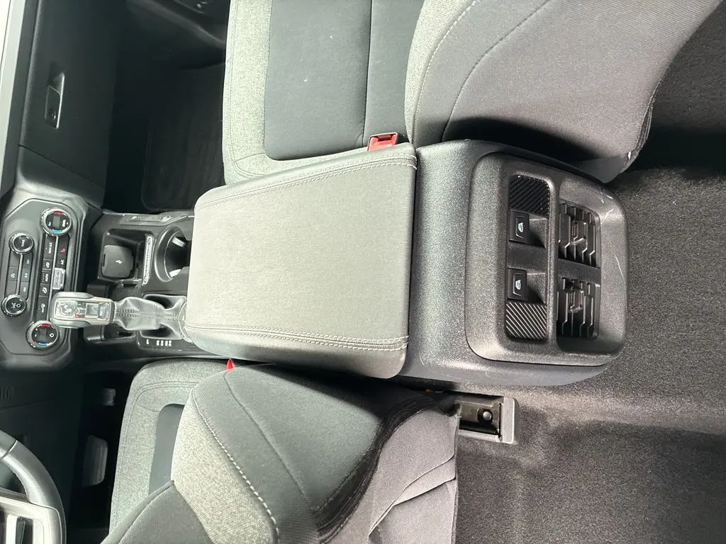 2025 Ford Bronco - $38,118