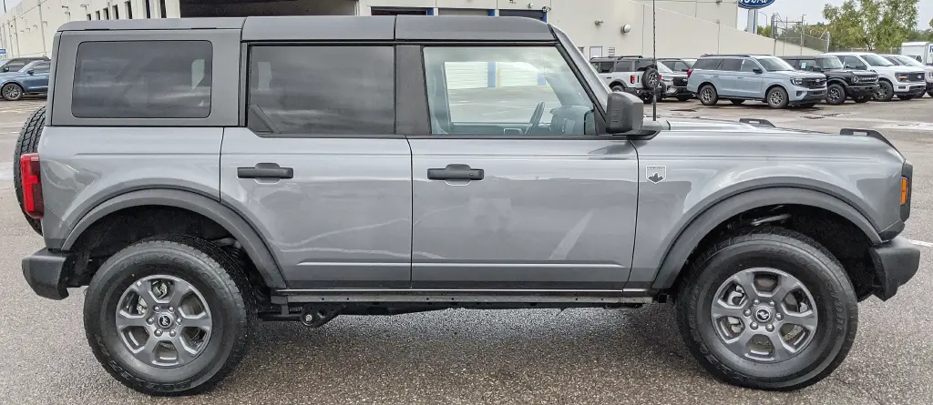 2025 Ford Bronco - $42,432
