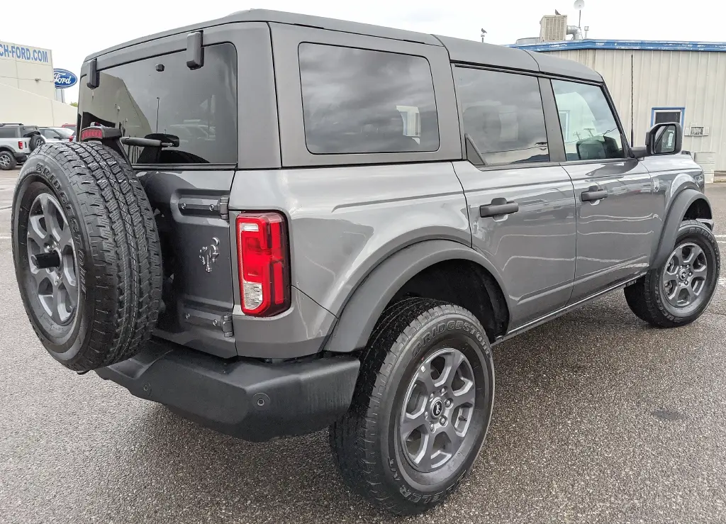 2025 Ford Bronco - $42,432