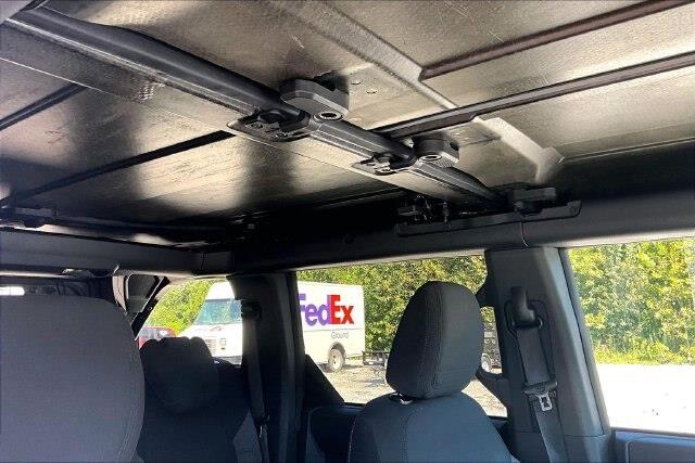 2025 Ford Bronco - $40,999