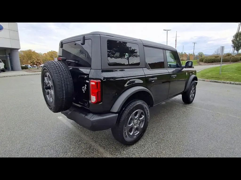 2025 Ford Bronco - $41,995