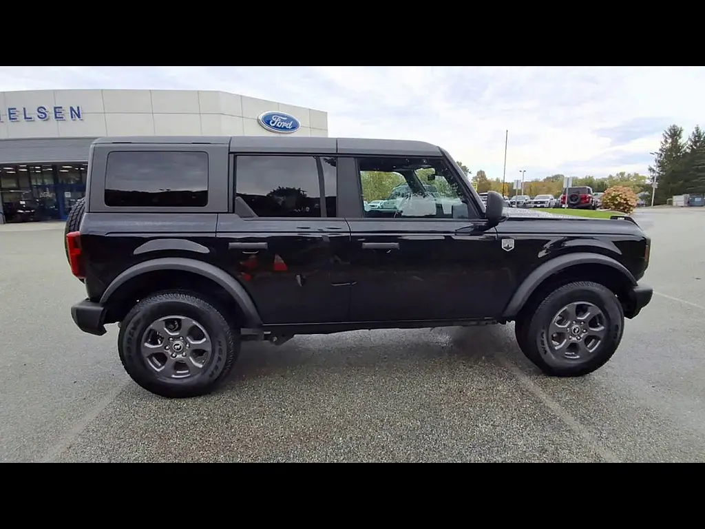 2025 Ford Bronco - $41,995