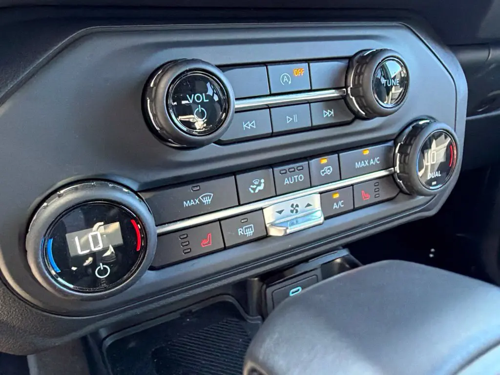 2025 Ford Bronco - $39,200