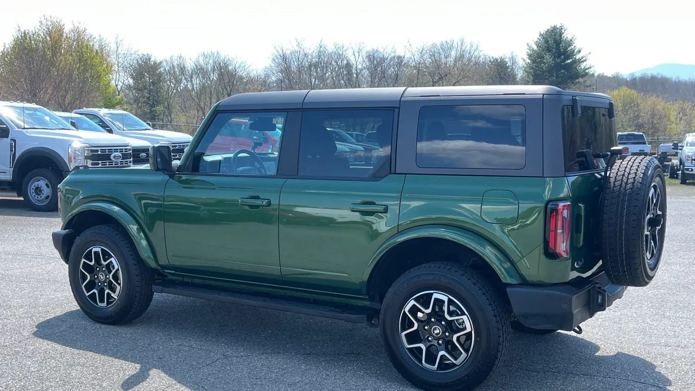 2024 Ford Bronco Outer Banks