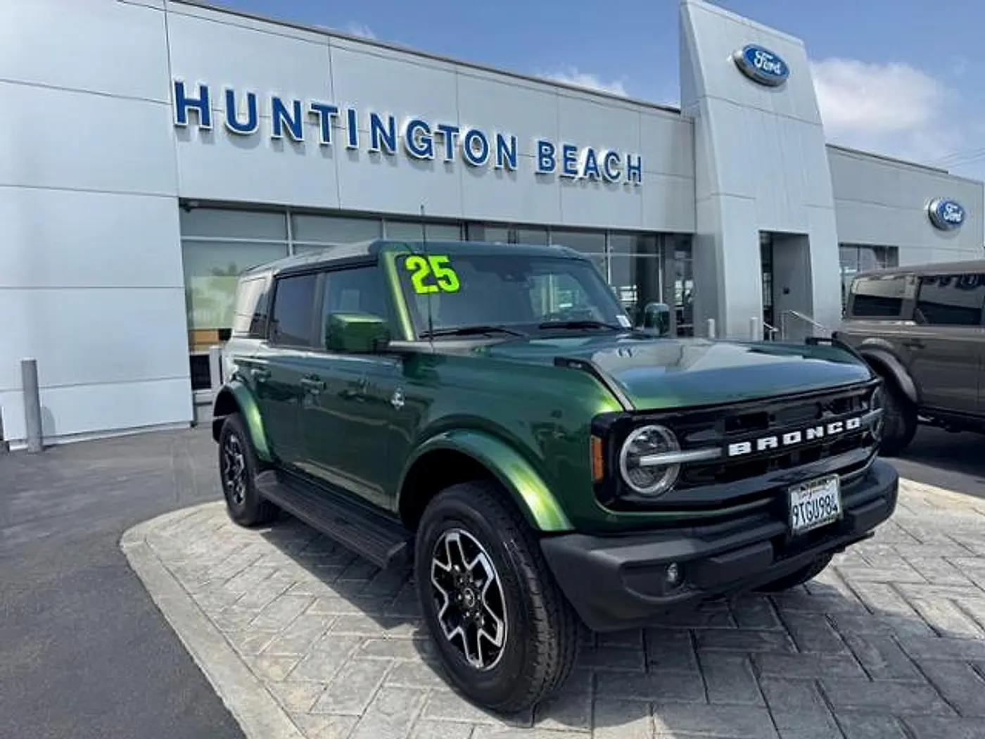 2025 Ford Bronco - $43,990