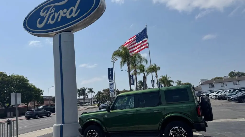 2025 Ford Bronco Outer Banks