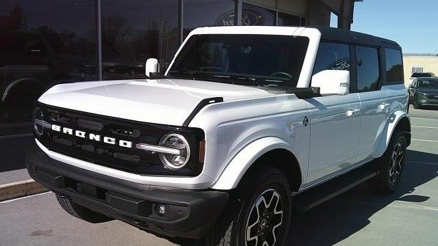 2024 Ford Bronco Outer Banks
