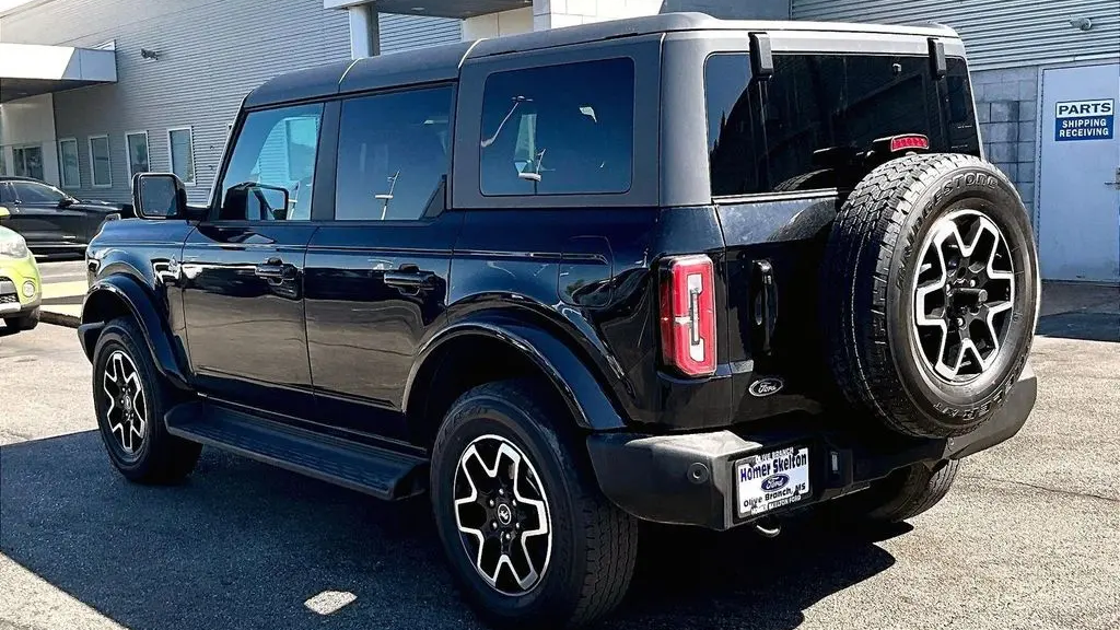 2025 Ford Bronco Outer Banks