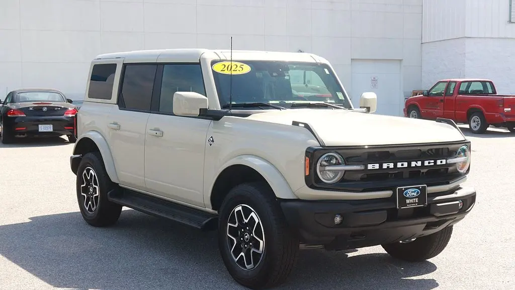 2025 Ford Bronco Outer Banks
