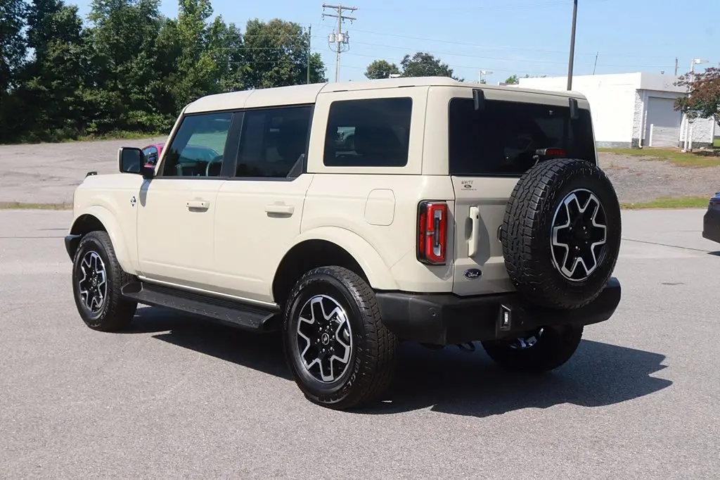 2025 Ford Bronco - $46,461