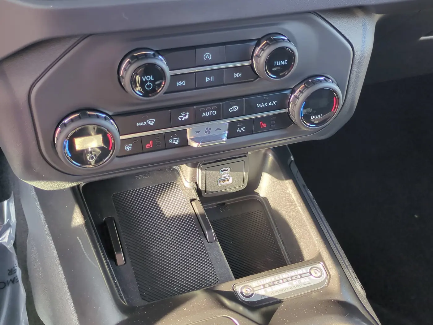 2025 Ford Bronco - $46,624