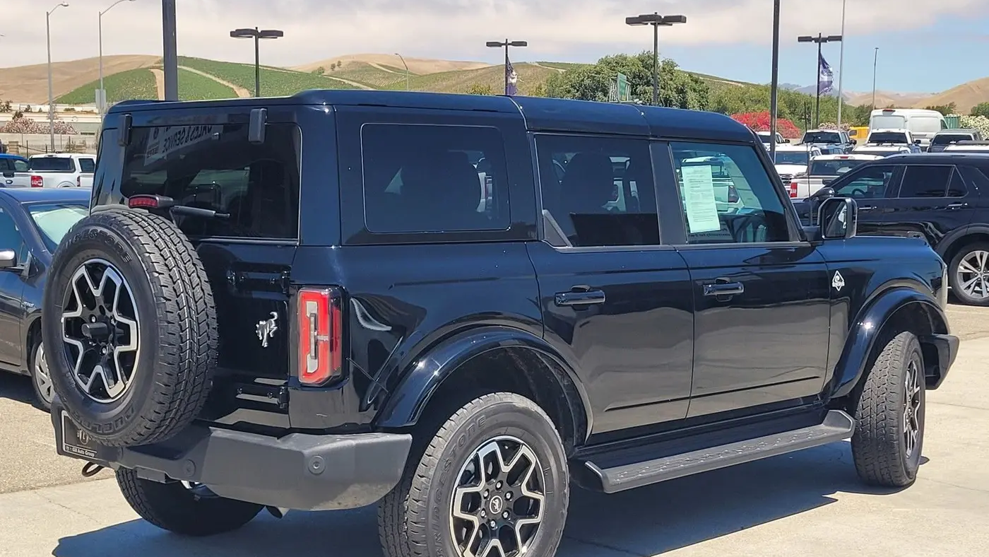 2025 Ford Bronco Outer Banks