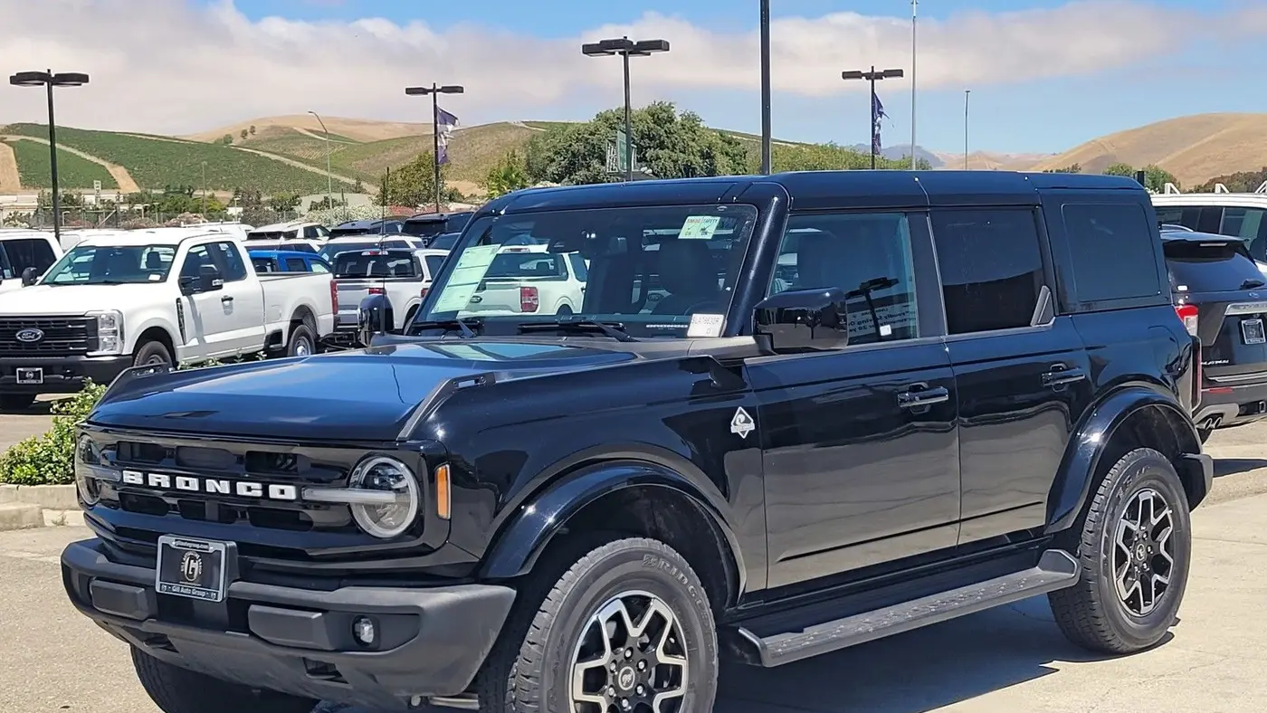 2025 Ford Bronco Outer Banks