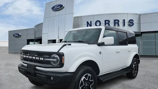 2025 Ford Bronco Outer Banks