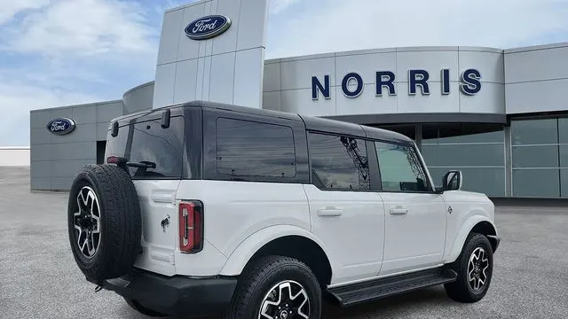 2025 Ford Bronco Outer Banks