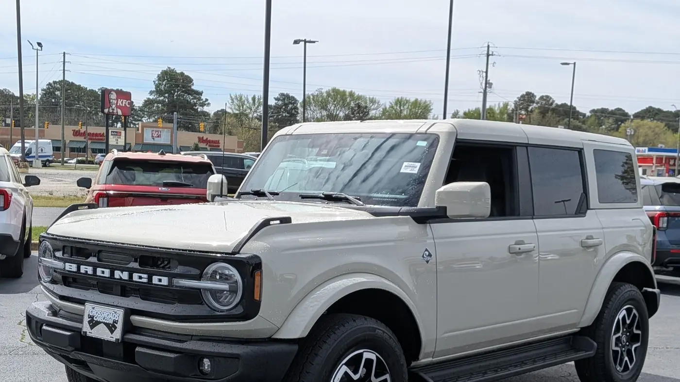 2025 Ford Bronco Outer Banks
