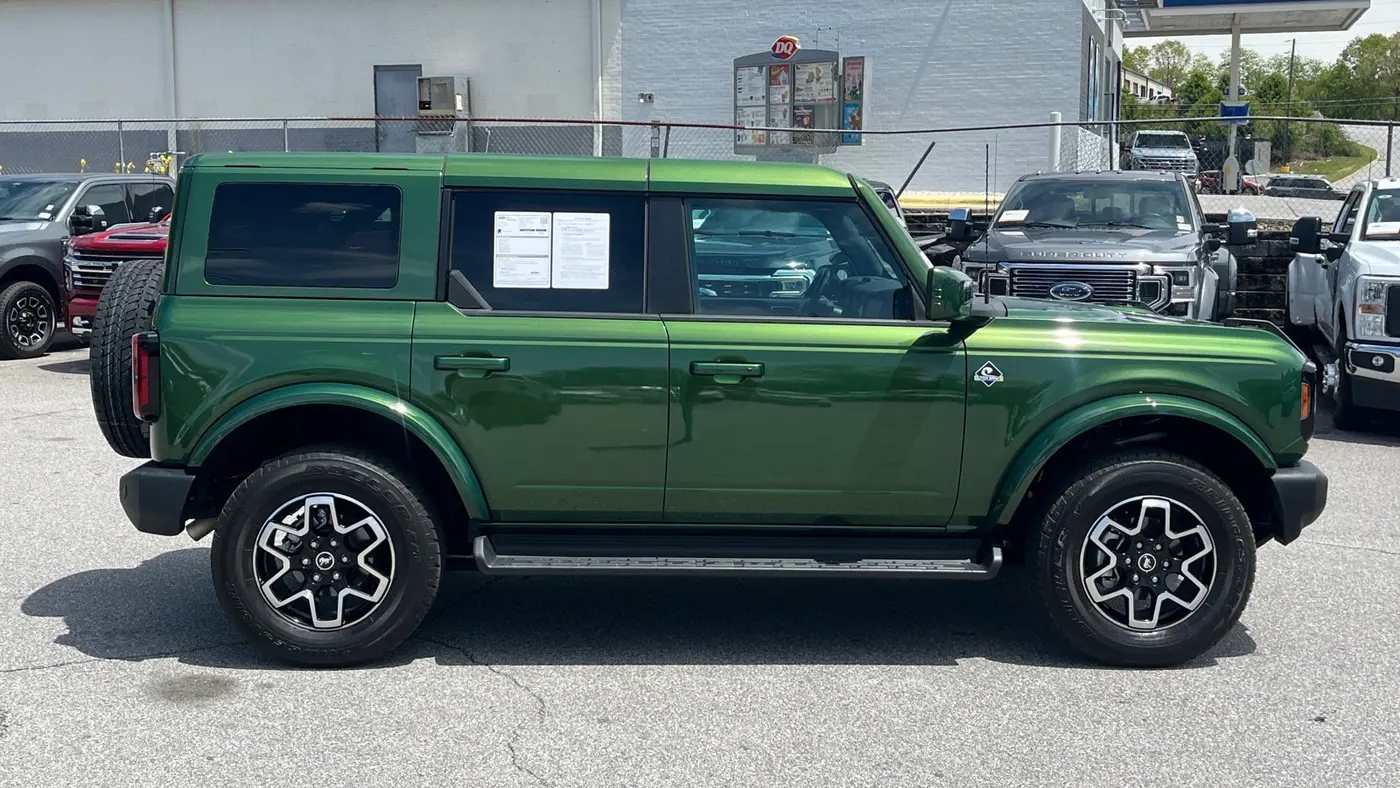 2025 Ford Bronco Outer Banks