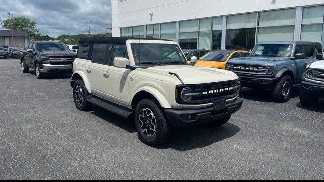 2025 Ford Bronco Outer Banks