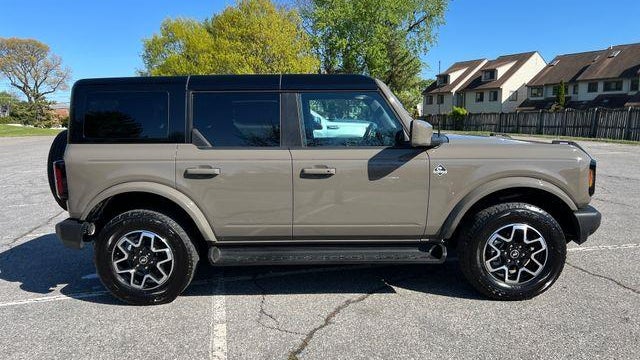 2025 Ford Bronco Outer Banks