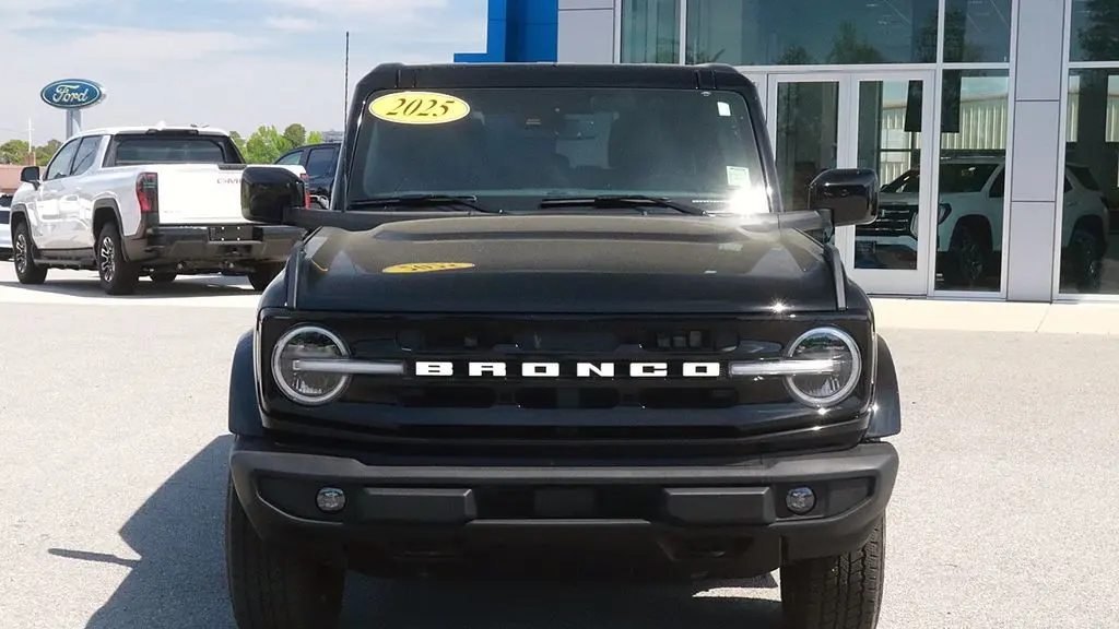 2025 Ford Bronco Outer Banks