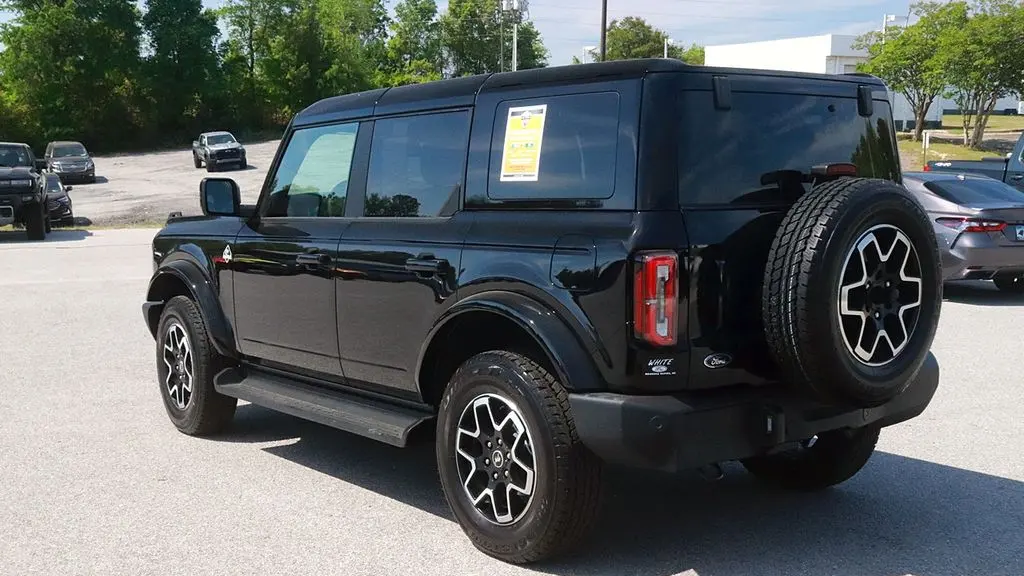 2025 Ford Bronco Outer Banks