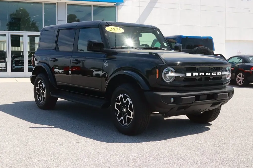 2025 Ford Bronco - $45,997