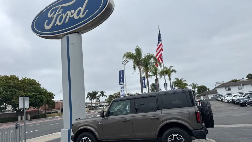 2025 Ford Bronco Outer Banks