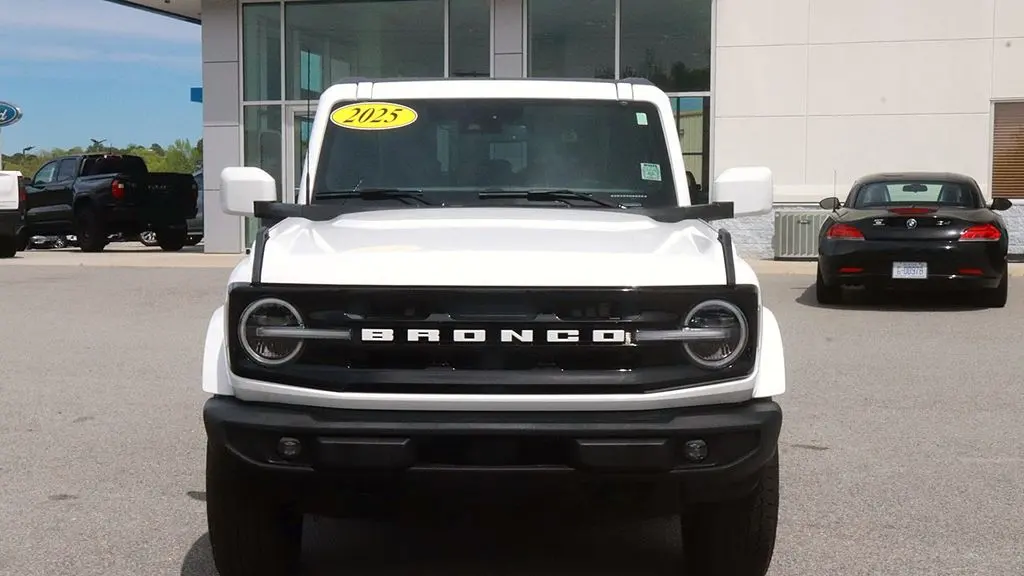 2025 Ford Bronco Outer Banks