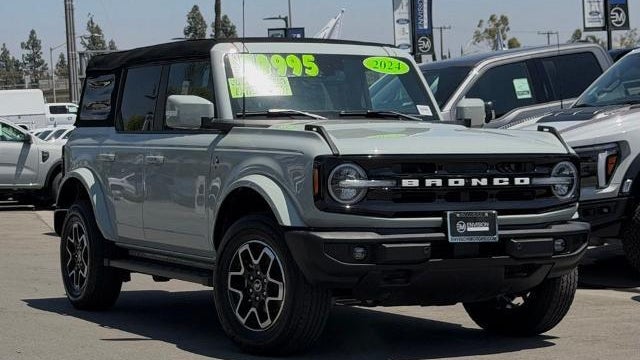 2024 Ford Bronco Outer Banks
