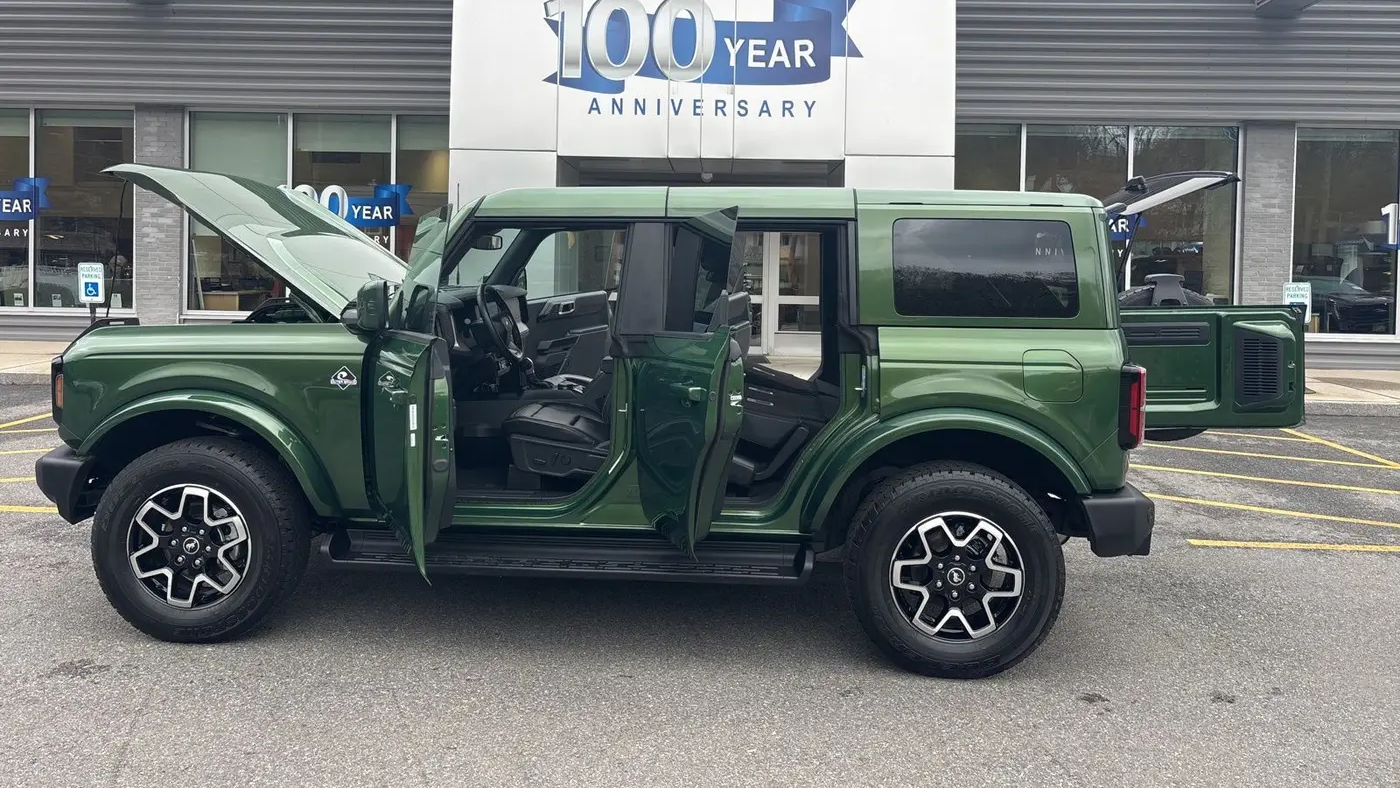 2025 Ford Bronco Outer Banks