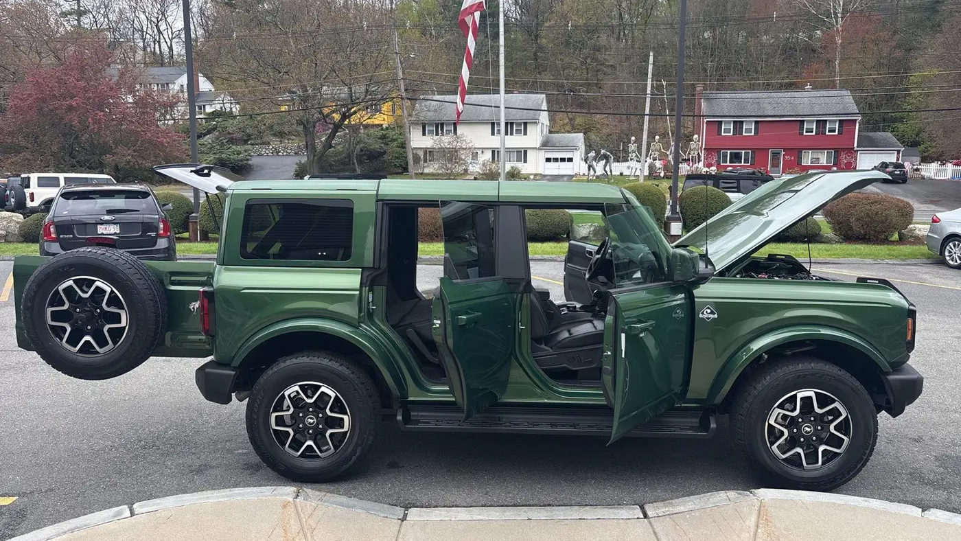 2025 Ford Bronco Outer Banks