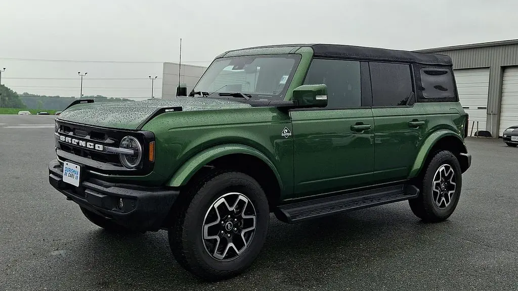 2025 Ford Bronco Outer Banks