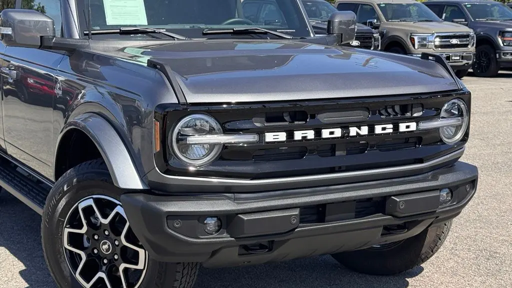 2024 Ford Bronco Outer Banks