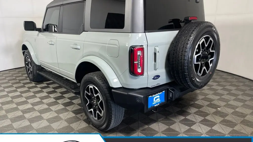 2024 Ford Bronco Outer Banks
