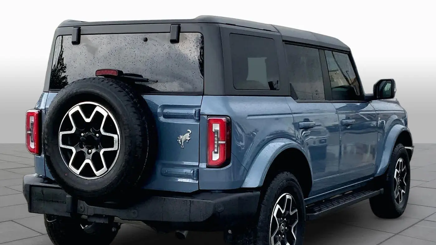 2024 Ford Bronco Outer Banks