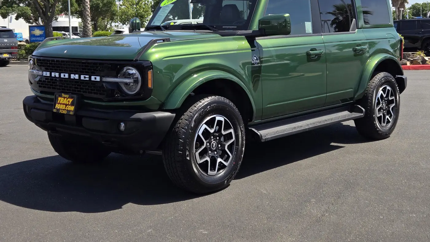 2025 Ford Bronco Outer Banks