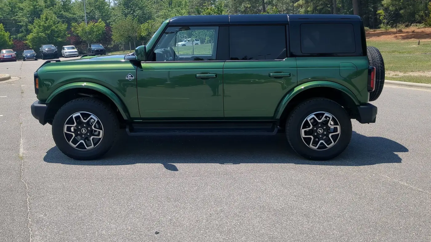 2025 Ford Bronco Outer Banks